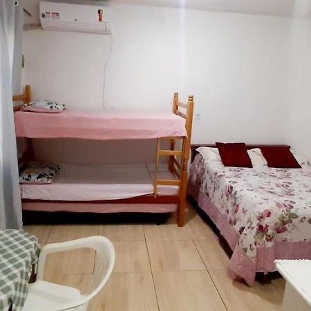 Kitnet S2 Em Torres-Rs - Na Mais Bela Praia Gaucha - Cozinha - Banheiro - Ar Condicionado - Tv Smart 32' - Wi-Fi - Estacionamento - Anfitria Superhost No Bnb Exteriör bild