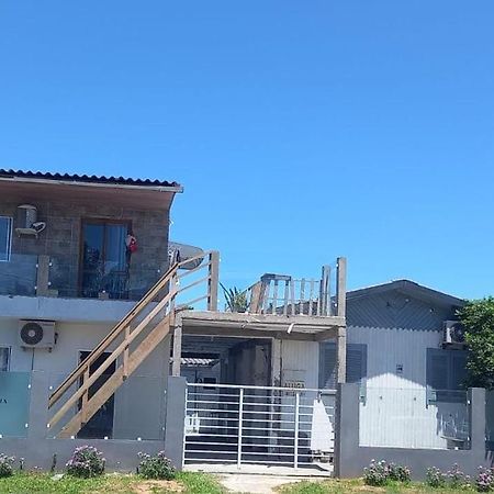Kitnet S2 Em Torres-Rs - Na Mais Bela Praia Gaucha - Cozinha - Banheiro - Ar Condicionado - Tv Smart 32' - Wi-Fi - Estacionamento - Anfitria Superhost No Bnb Exteriör bild