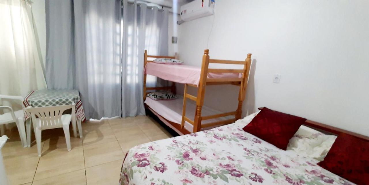 Kitnet S2 Em Torres-Rs - Na Mais Bela Praia Gaucha - Cozinha - Banheiro - Ar Condicionado - Tv Smart 32' - Wi-Fi - Estacionamento - Anfitria Superhost No Bnb Exteriör bild