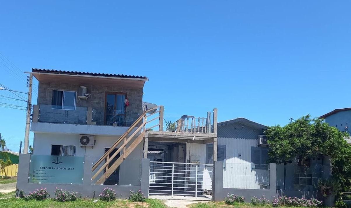 Kitnet S2 Em Torres-Rs - Na Mais Bela Praia Gaucha - Cozinha - Banheiro - Ar Condicionado - Tv Smart 32' - Wi-Fi - Estacionamento - Anfitria Superhost No Bnb Exteriör bild